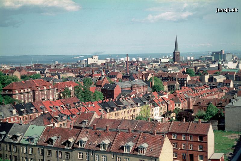 1133